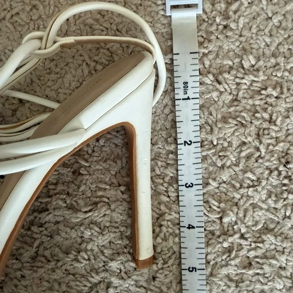 PrettyLittleThing White Square Front Knot Detail Heels - Picture 4 of 8